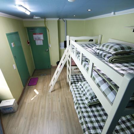 Bluefish Guesthouse Busan Bagian luar foto