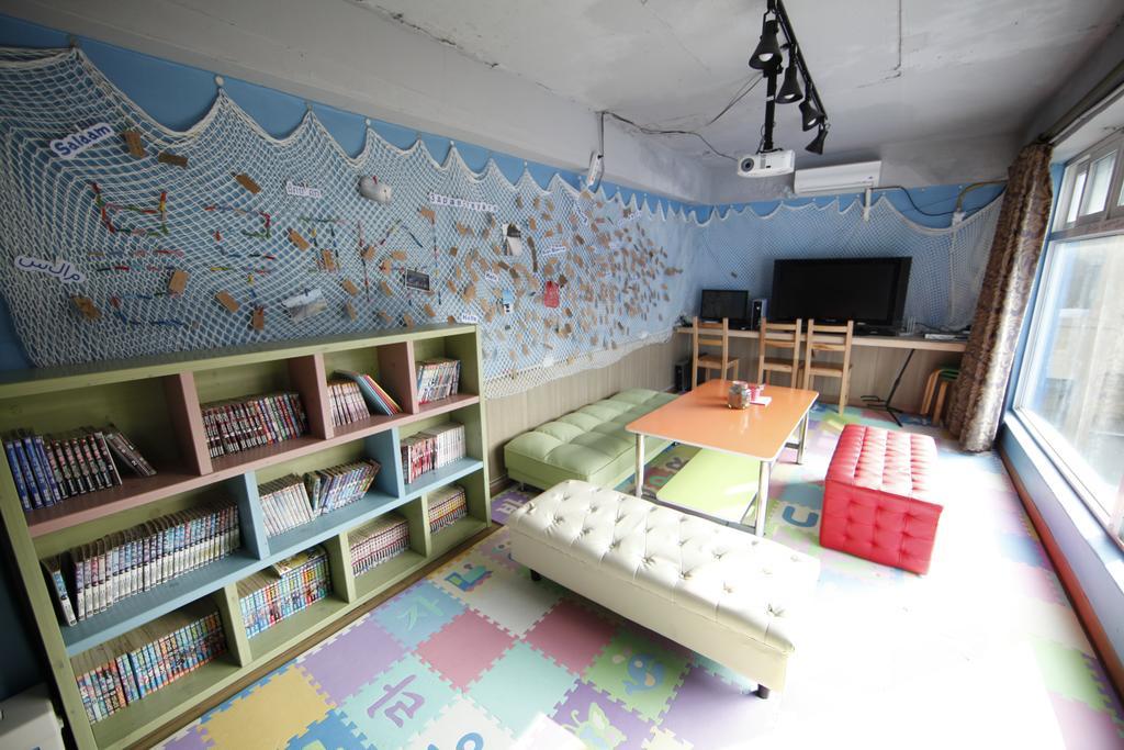 Bluefish Guesthouse Busan Bagian luar foto